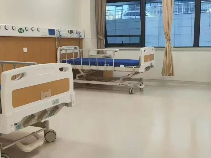 同質(zhì)透心地板的優(yōu)勢解析，為何適用于高流量場景